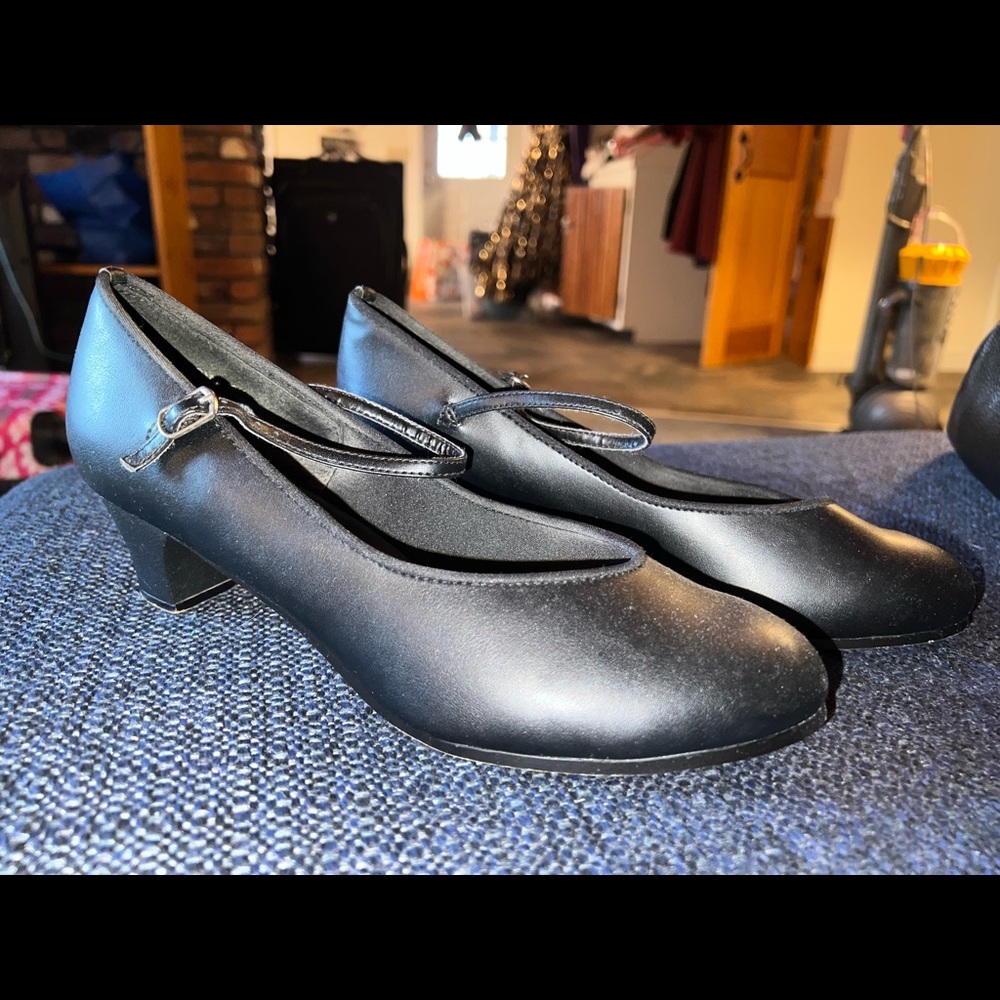 Size 9W gently used character shoes. Worn once
